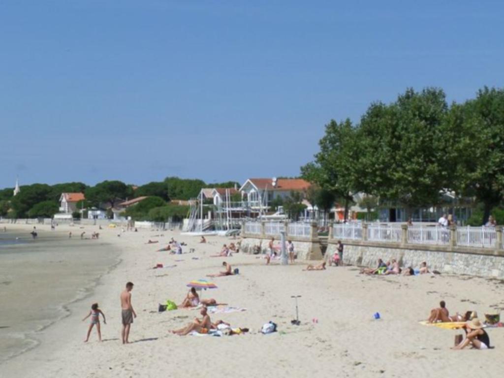 Residence Nemea Les Rives De Saint Brice Арес Екстер'єр фото