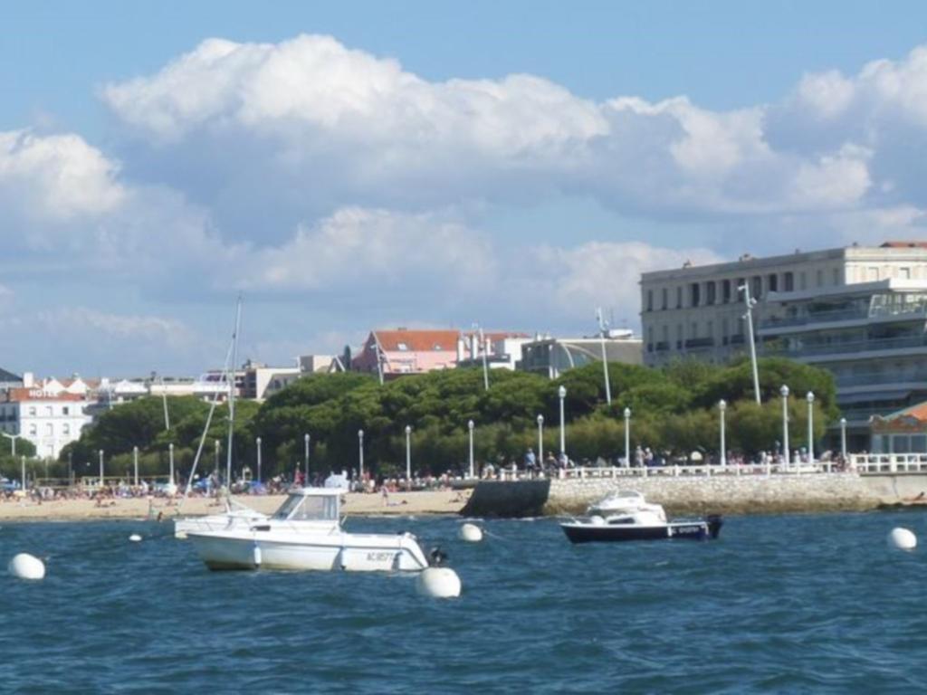 Residence Nemea Les Rives De Saint Brice Арес Екстер'єр фото