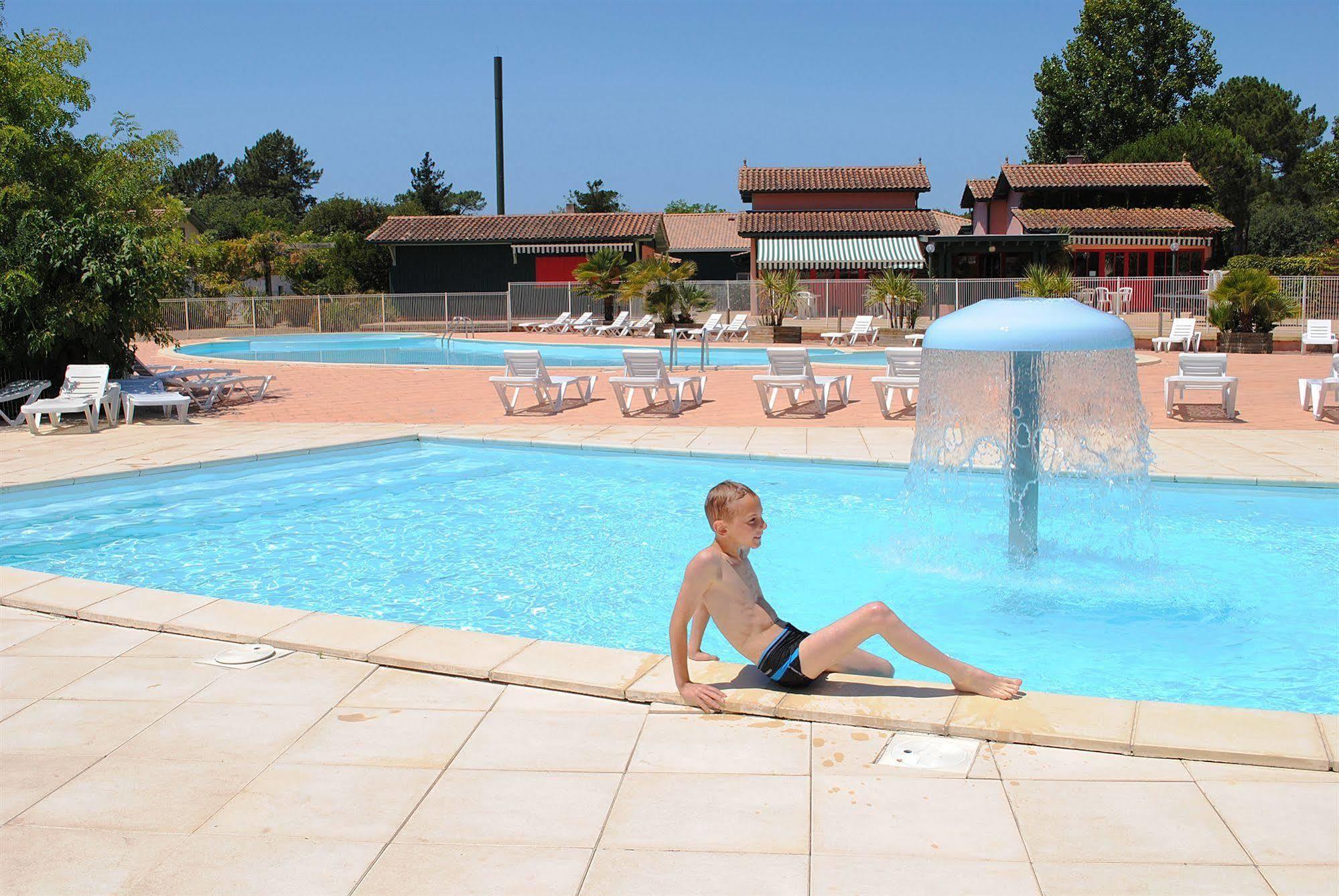 Residence Nemea Les Rives De Saint Brice Арес Екстер'єр фото