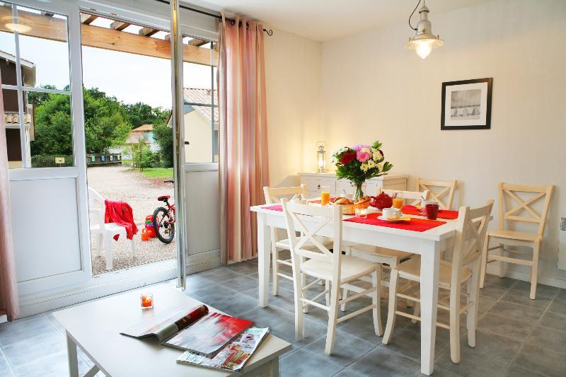Residence Nemea Les Rives De Saint Brice Арес Екстер'єр фото